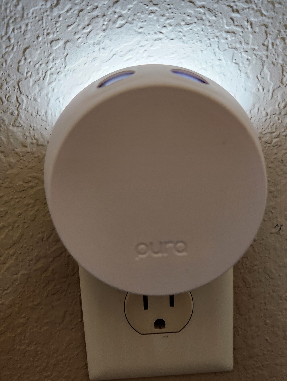 Pura Wall Plug-In Fragrance Diffuser in White